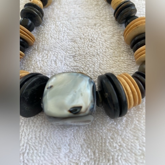 Chunky Statement Agate Necklace Wood Beads jewelry - Picture 6 of 9